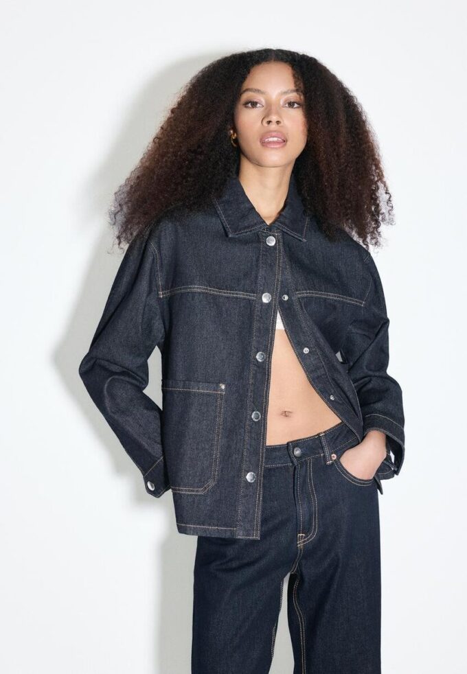 Džínová bunda s kapsami