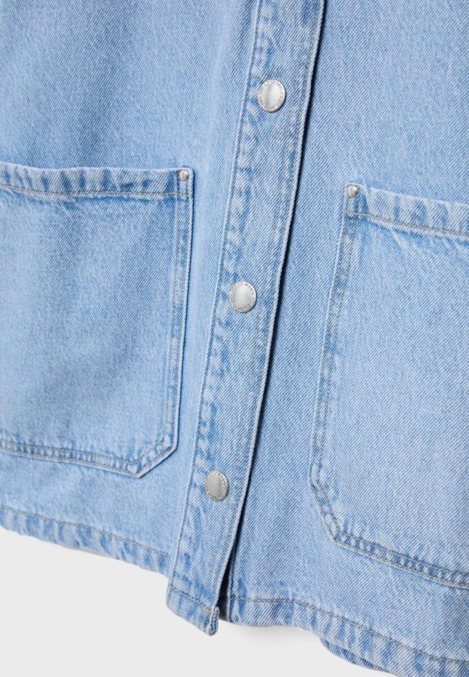 Džínová bunda s kapsami