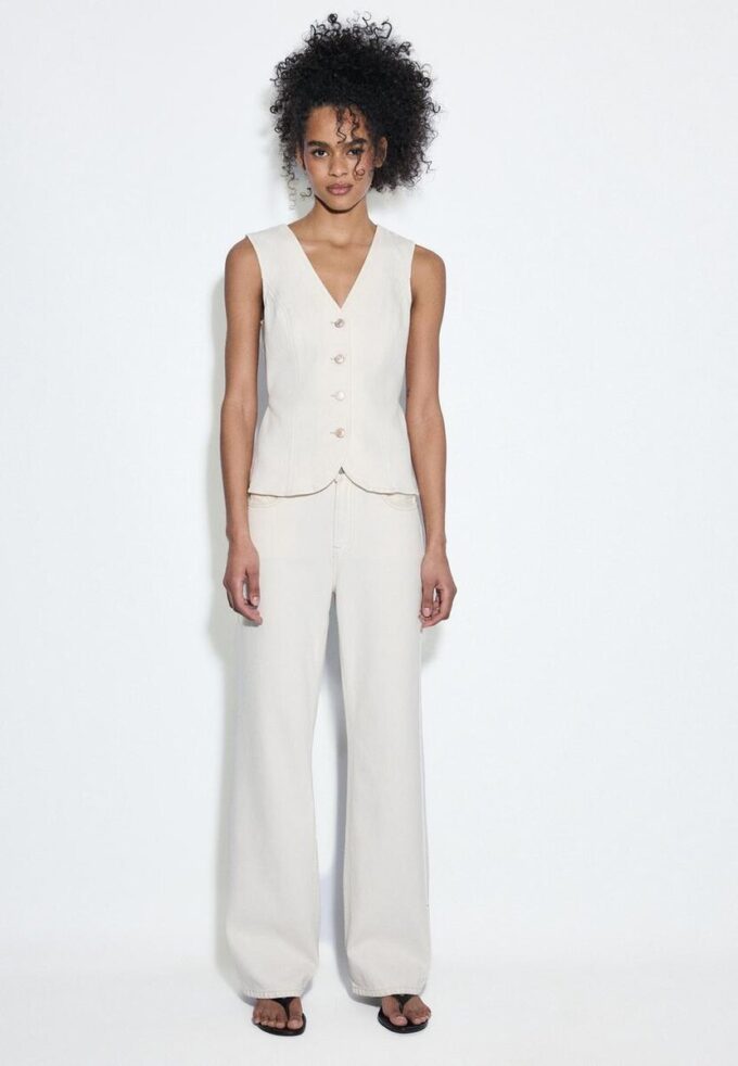 Džíny s úzkým střihem pro topy