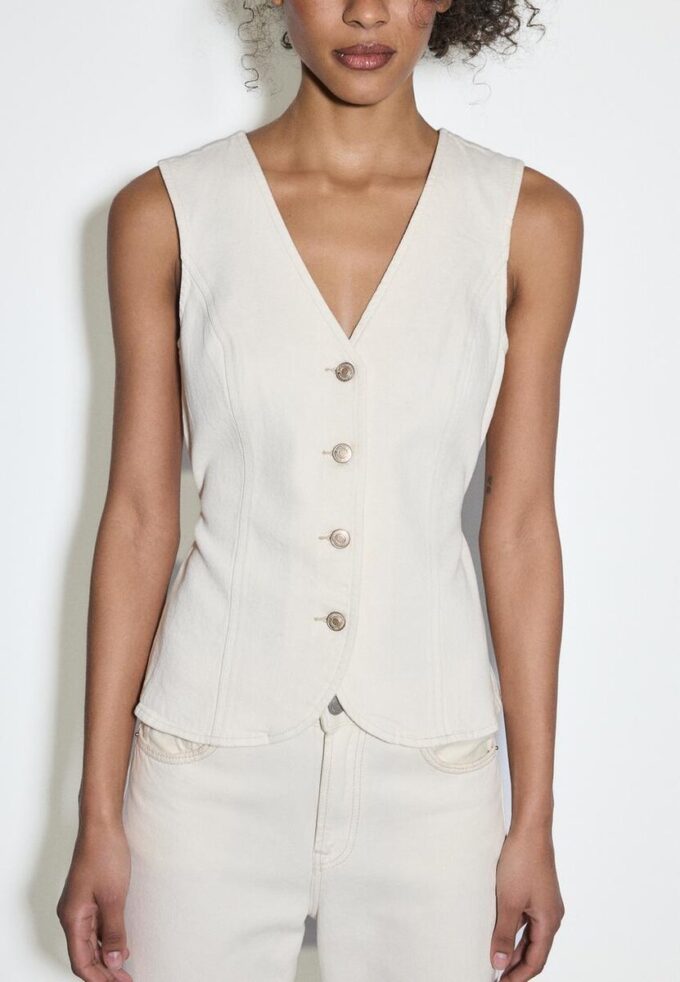 Džíny s úzkým střihem pro topy