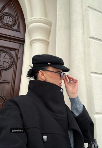 Dvoubarevná námořnická čepice