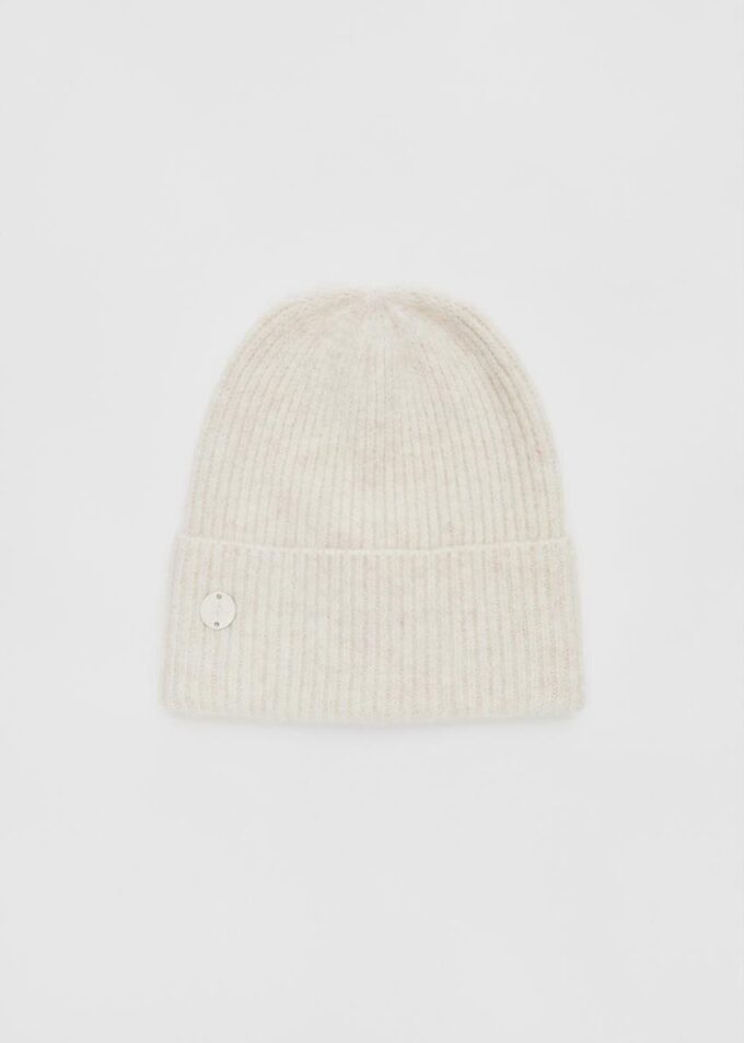 Žebrovaná čepice s plaketou