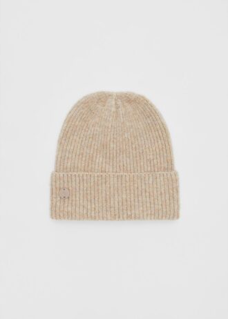 Žebrovaná čepice s plaketou