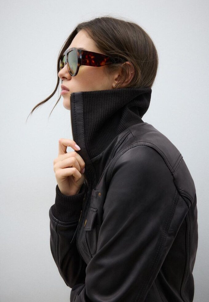 Žebrovaná kombinovaná bundička z kůže Žebrovaná kombinovaná bundička z kůže