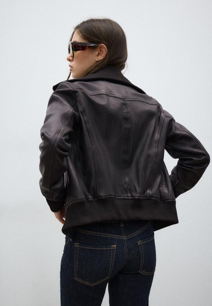 Žebrovaná kombinovaná bundička z kůže Žebrovaná kombinovaná bundička z kůže