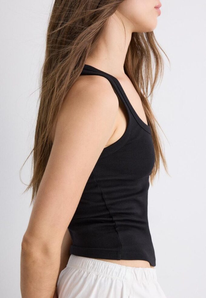 Žebrované tričko s racerbackem