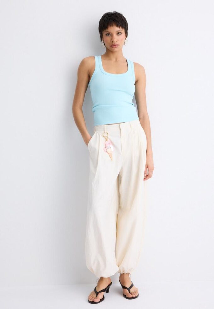 Žebrované tričko s racerbackem