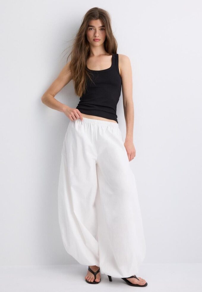 Žebrované tričko s racerbackem