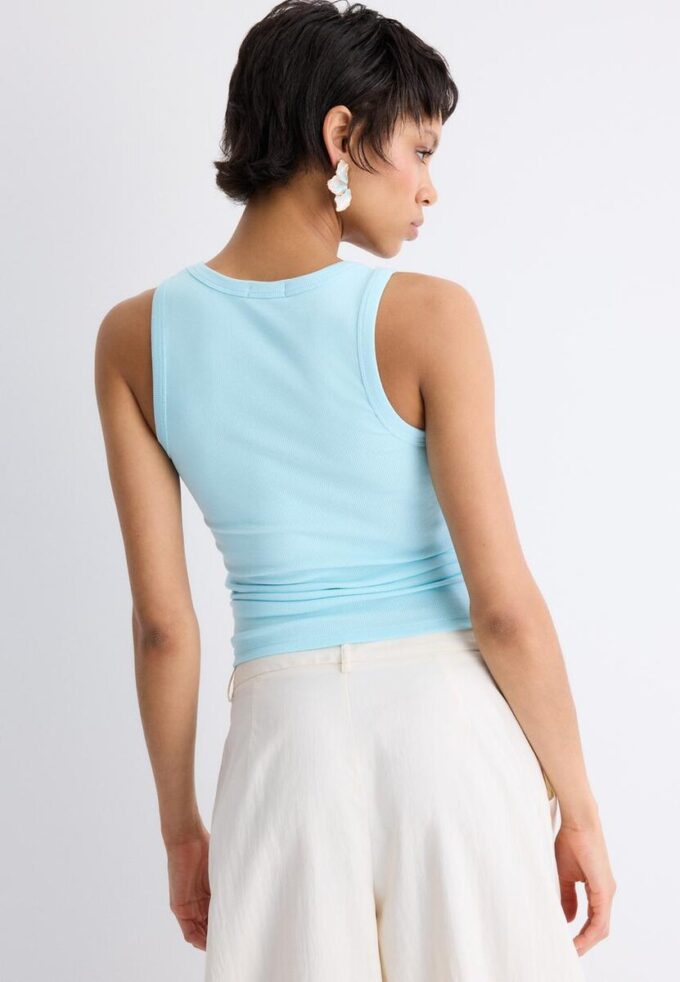 Žebrované tričko s racerbackem