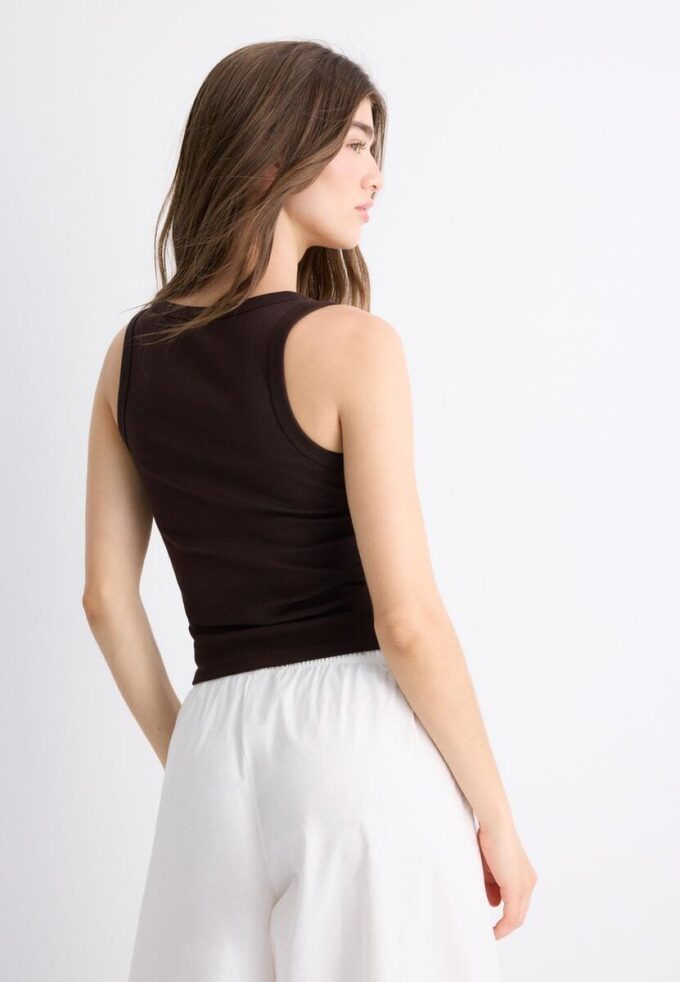 Žebrované tričko s racerbackem