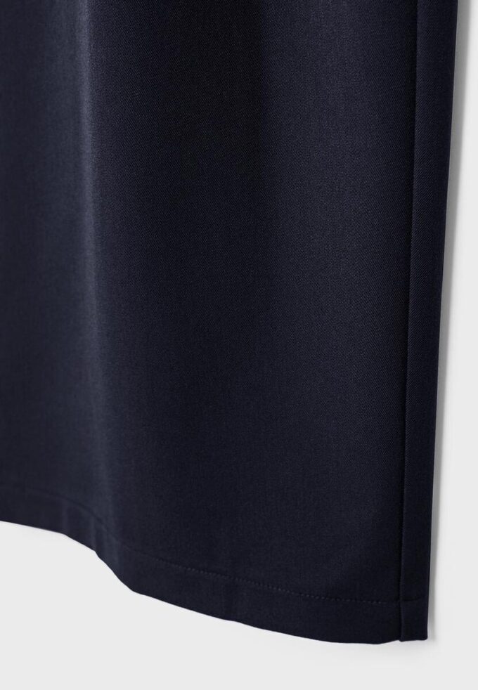 Elegantní kalhoty s výstřihem Elegantní kalhoty s výstřihem