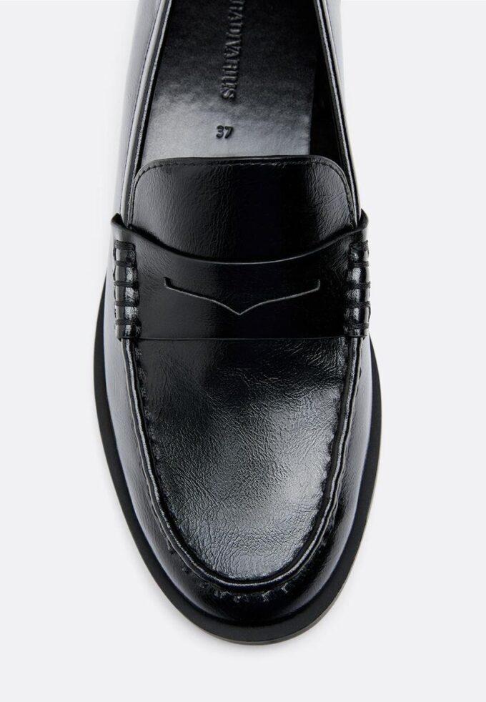 Černé mokasíny s efektem kůže