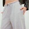 Jogger kalhoty se širokými nohavicemi Jogger kalhoty se širokými nohavicemi