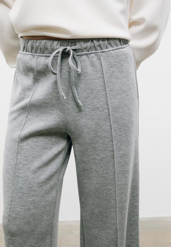 Joggerové kalhoty Jemné na dotek s Wide Leg nohavicemi a detailem švu vpředu Joggerové kalhoty Jemné na dotek s Wide Leg nohavicemi a detailem švu vpředu
