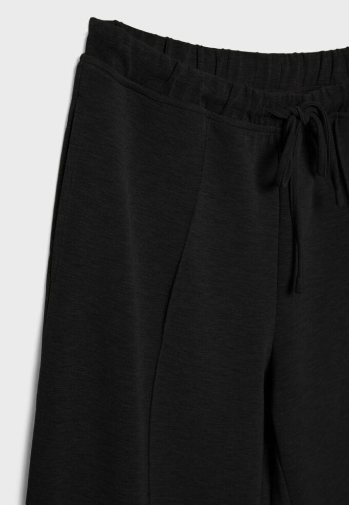 Joggerové kalhoty Jemné na dotek s Wide Leg nohavicemi a detailem švu vpředu Joggerové kalhoty Jemné na dotek s Wide Leg nohavicemi a detailem švu vpředu