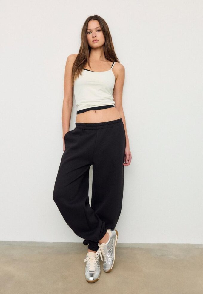 Joggingové kalhoty ve stylu boyfriend Joggingové kalhoty ve stylu boyfriend