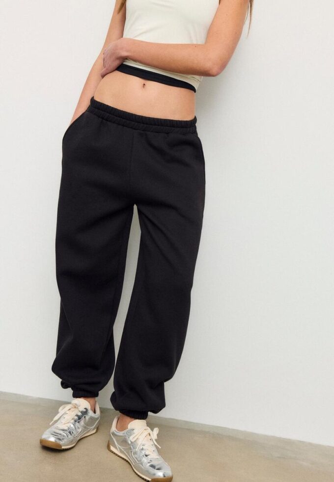 Joggingové kalhoty ve stylu boyfriend Joggingové kalhoty ve stylu boyfriend