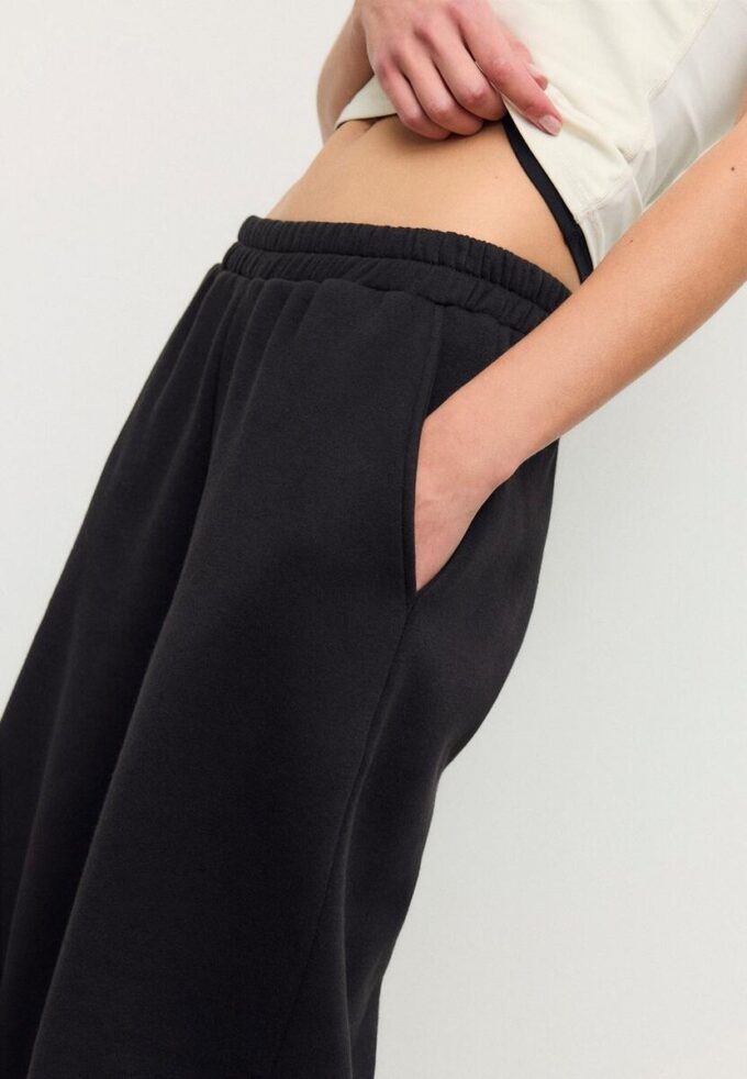 Joggingové kalhoty ve stylu boyfriend Joggingové kalhoty ve stylu boyfriend