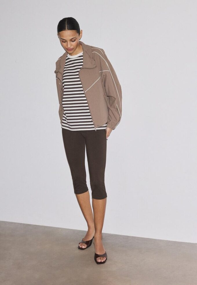 Kalhoty capri Kalhoty capri