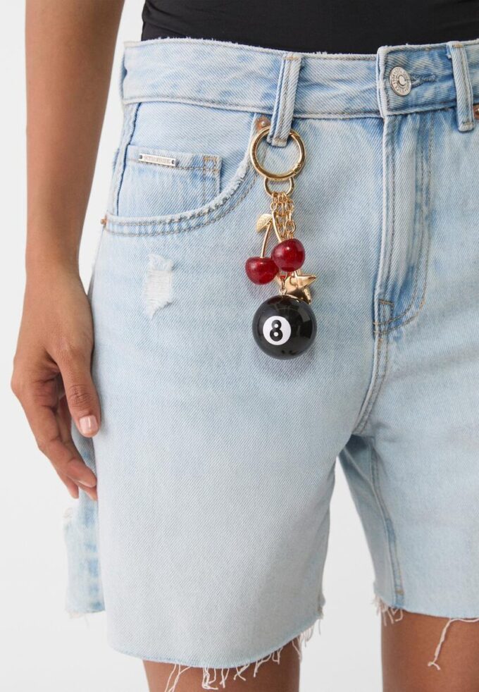 Klíčenka s přívěskem číslo 8