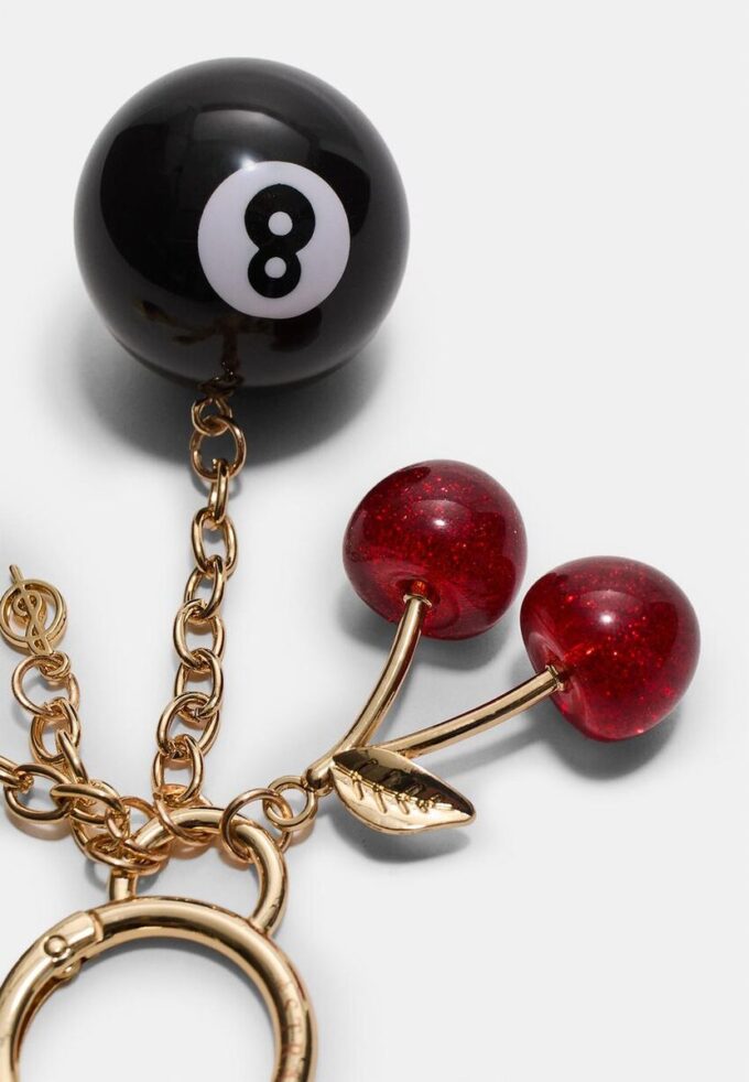 Klíčenka s přívěskem číslo 8