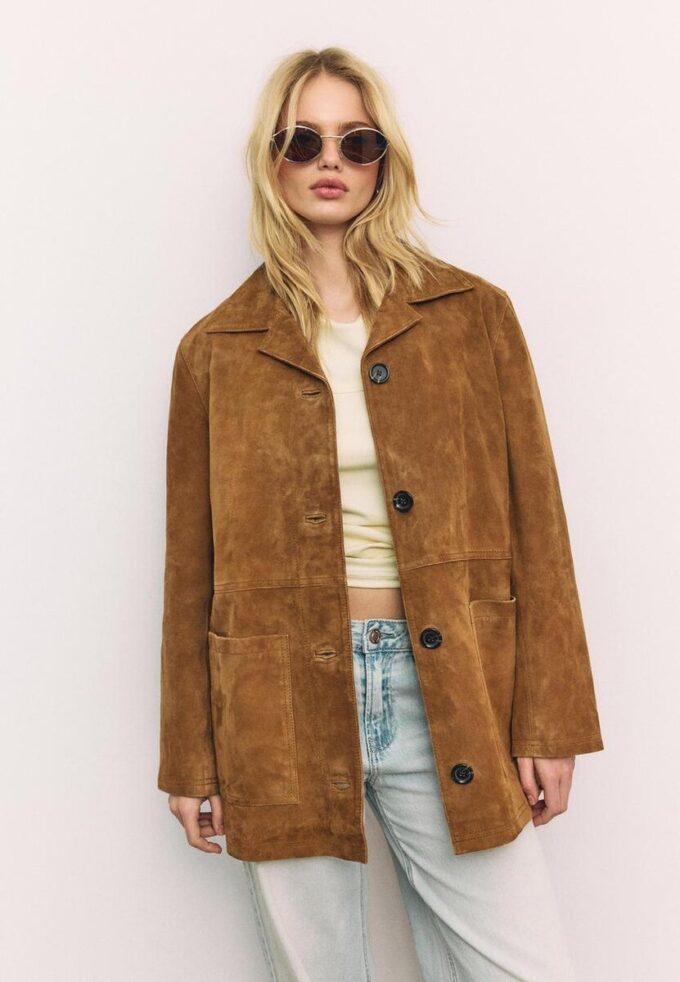 Kožená bunda s kapsami