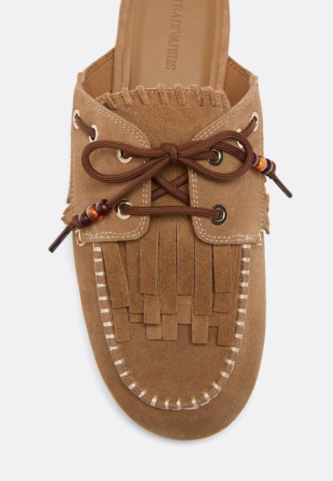 Kožené mokasíny bez paty s přívěsky