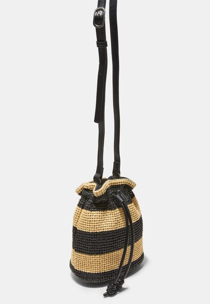 Kontrastní háčkovaná taška přes rameno Kontrastní háčkovaná taška přes rameno
