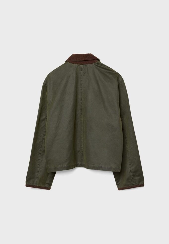 Kontrastní krátká voskovaná parka