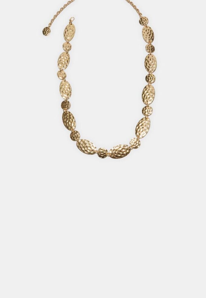 Kovový pásek s oválnými mincemi