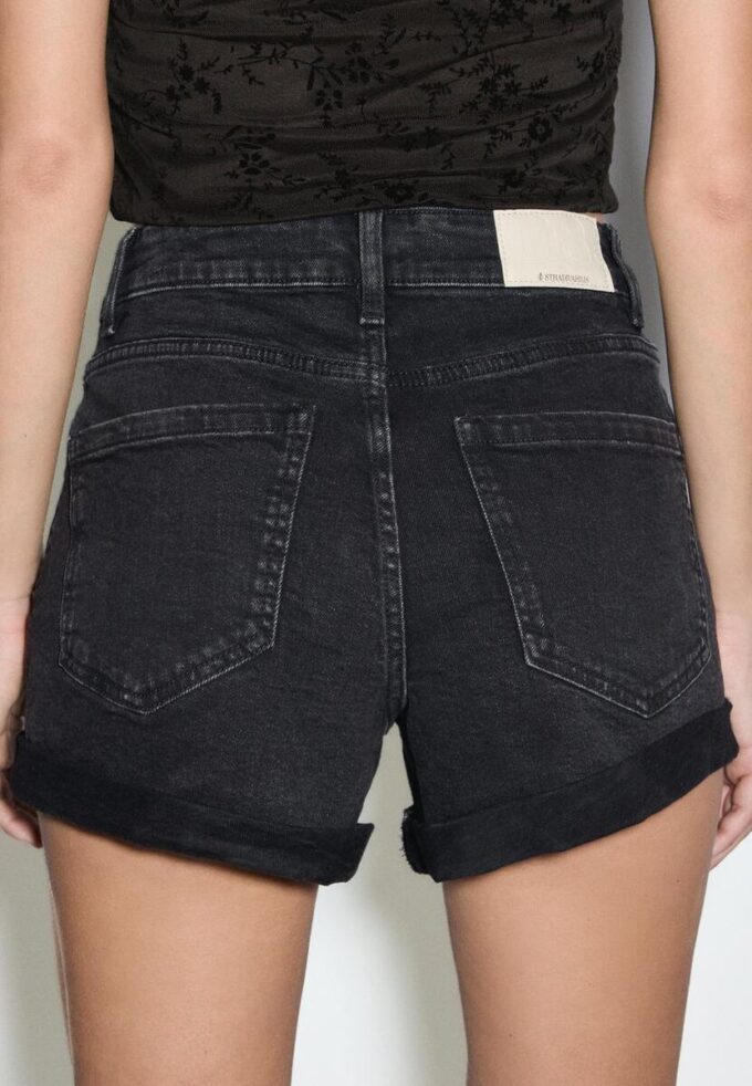 Kraťasy D85 Slim Mom Fit Kraťasy D85 Slim Mom Fit