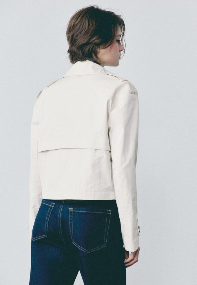 Krátký dvouřadý trenčkot