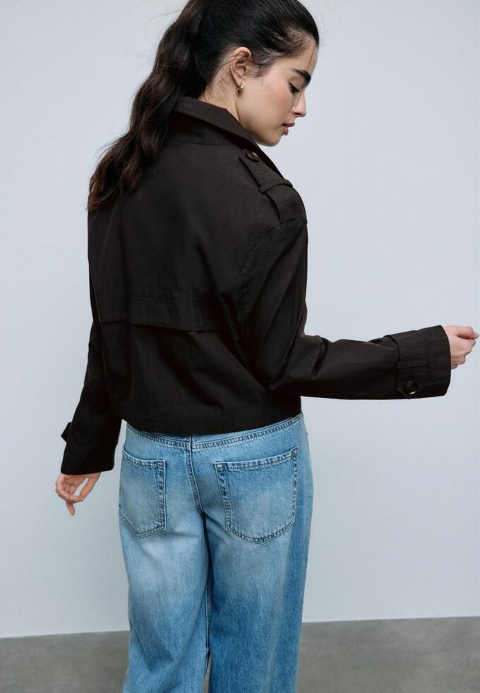 Krátký dvouřadý trenčkot