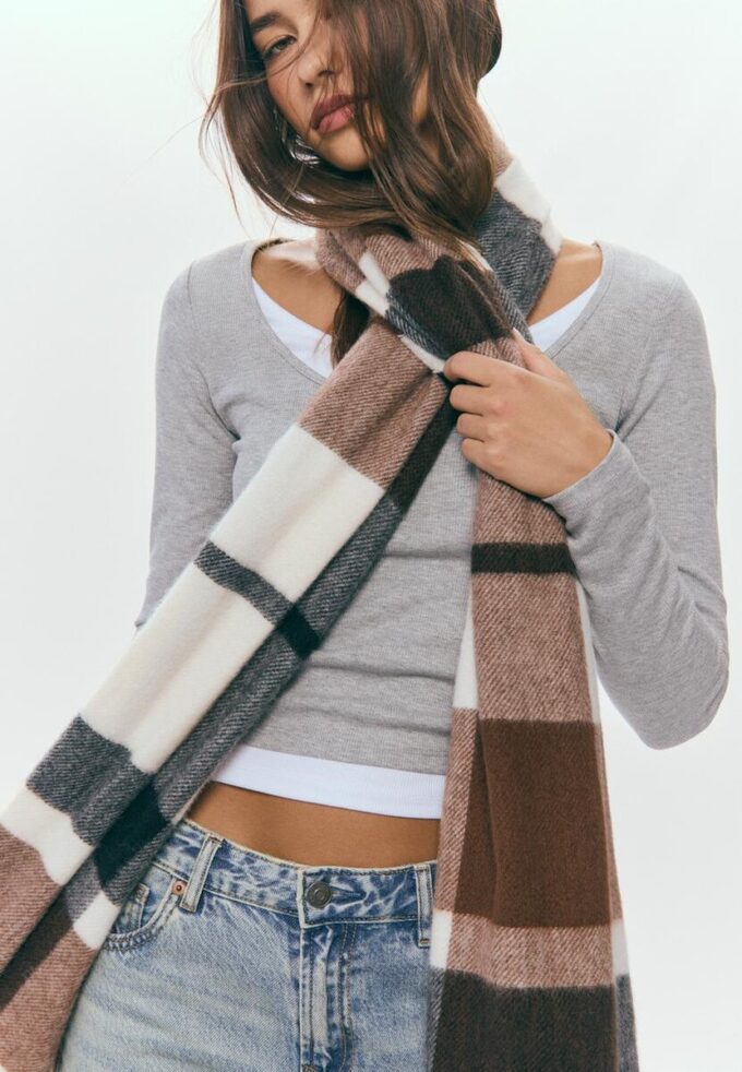 Šála s kostkovaným vzorem