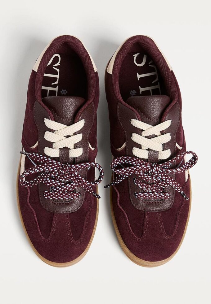 Ležérní tenisky s dvojitými tkaničkami