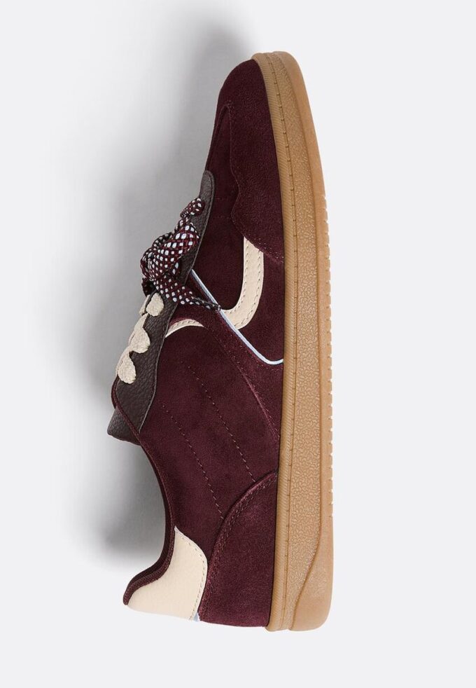 Ležérní tenisky s dvojitými tkaničkami