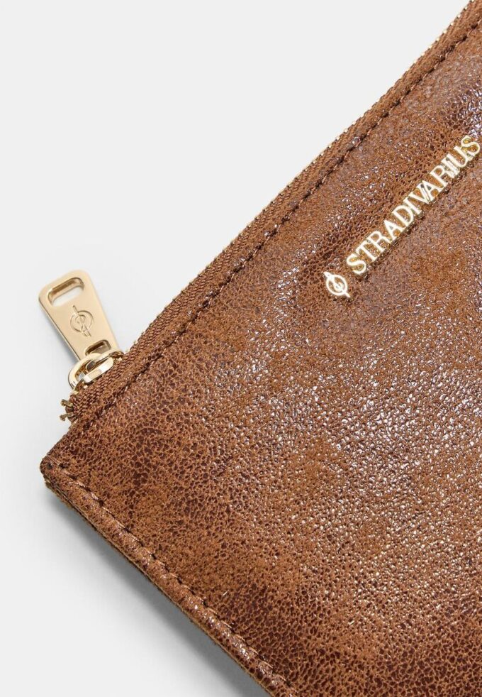 Lesklá peněženka na karty se zipem