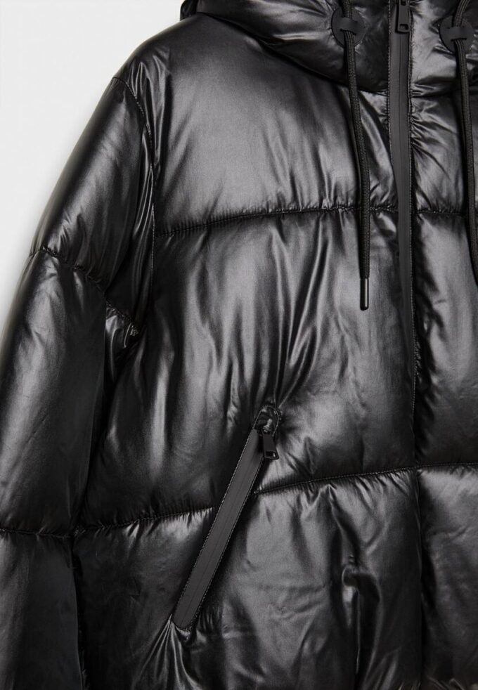 Metallická péřová bunda s kapucí