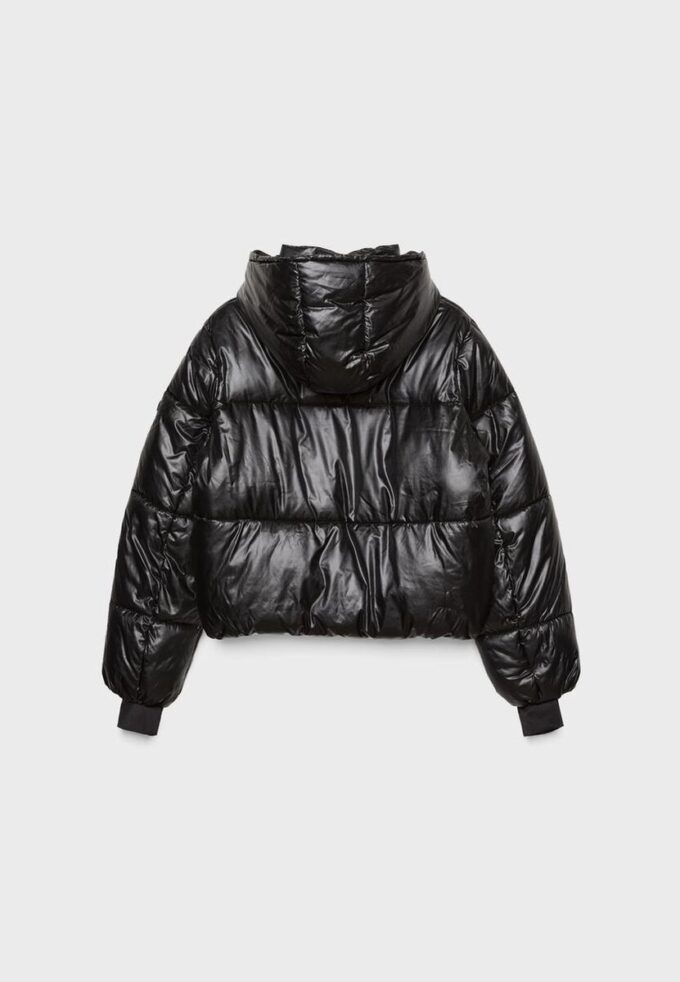 Metallická péřová bunda s kapucí