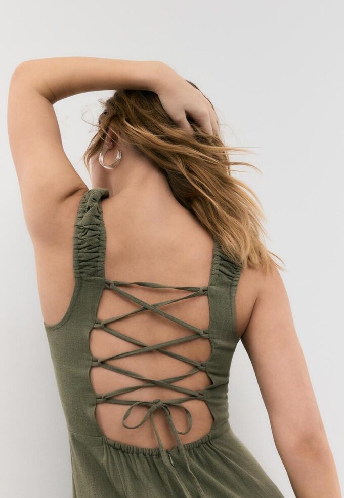 Midi šaty s kříženým zadním dílem v lněném vzhledu