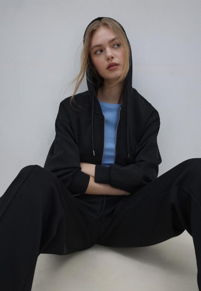 Mikina na zip s měkkým povrchem