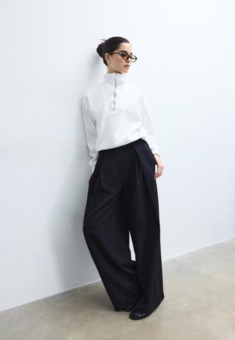 Mikina s vysokým límcem a zipem