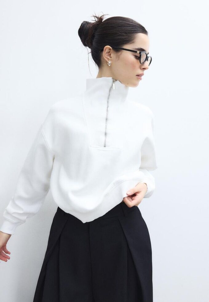 Mikina s vysokým límcem a zipem