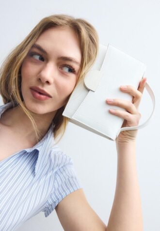 Mini pevná taška přes rameno s kokosovým efektem