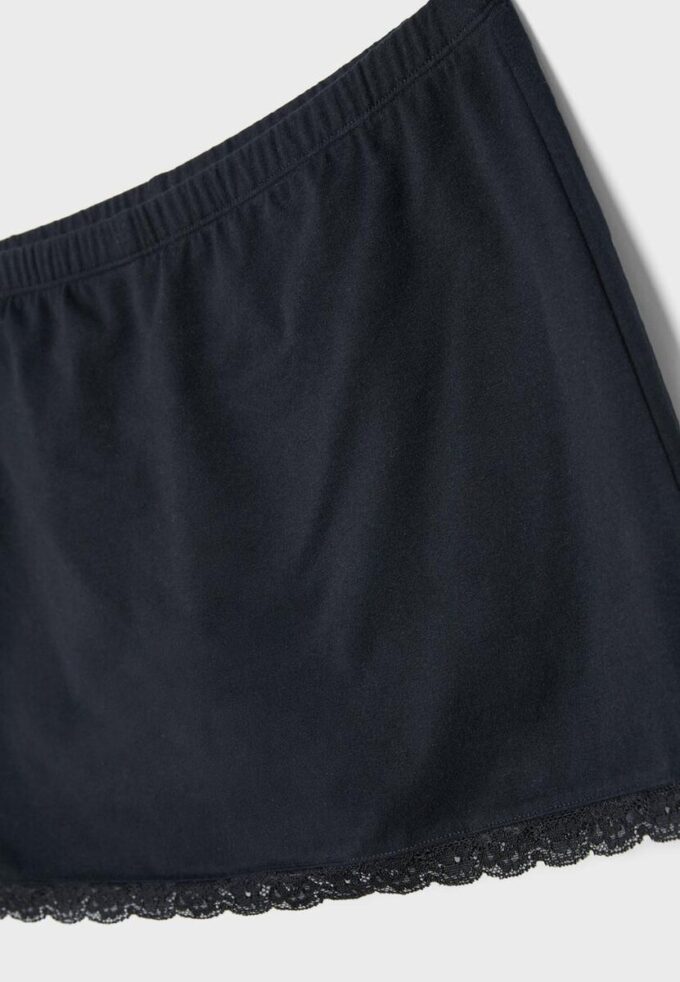 Mini Skort s krajkovým lemem Mini Skort s krajkovým lemem