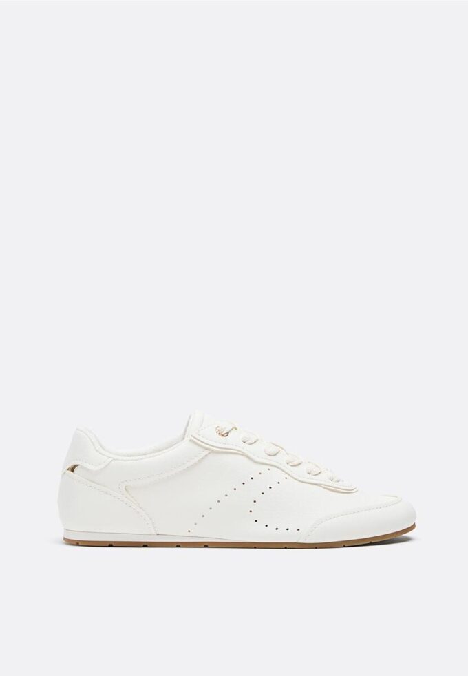 Měkké tenisky s plochou podrážkou