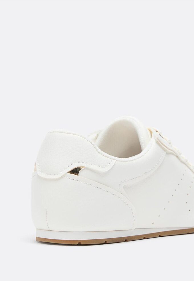 Měkké tenisky s plochou podrážkou