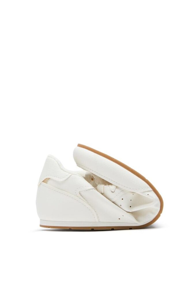 Měkké tenisky s plochou podrážkou