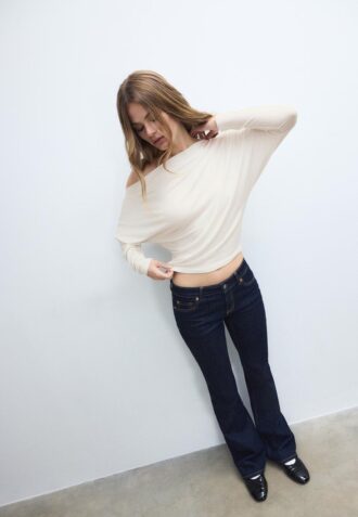 Modalové asymetrické tričko