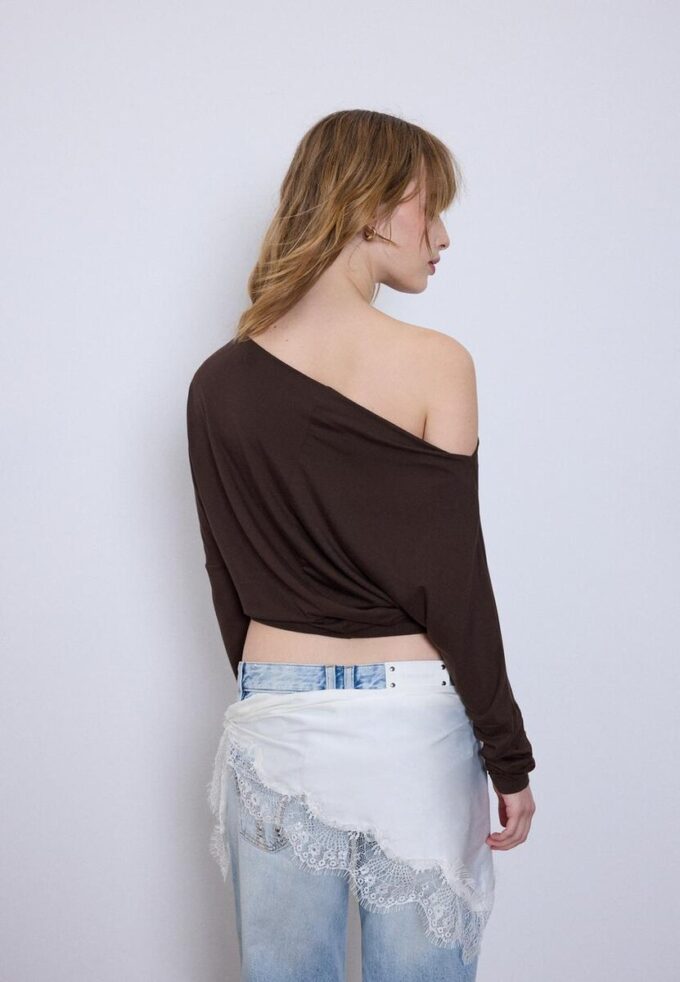 Modalové asymetrické tričko